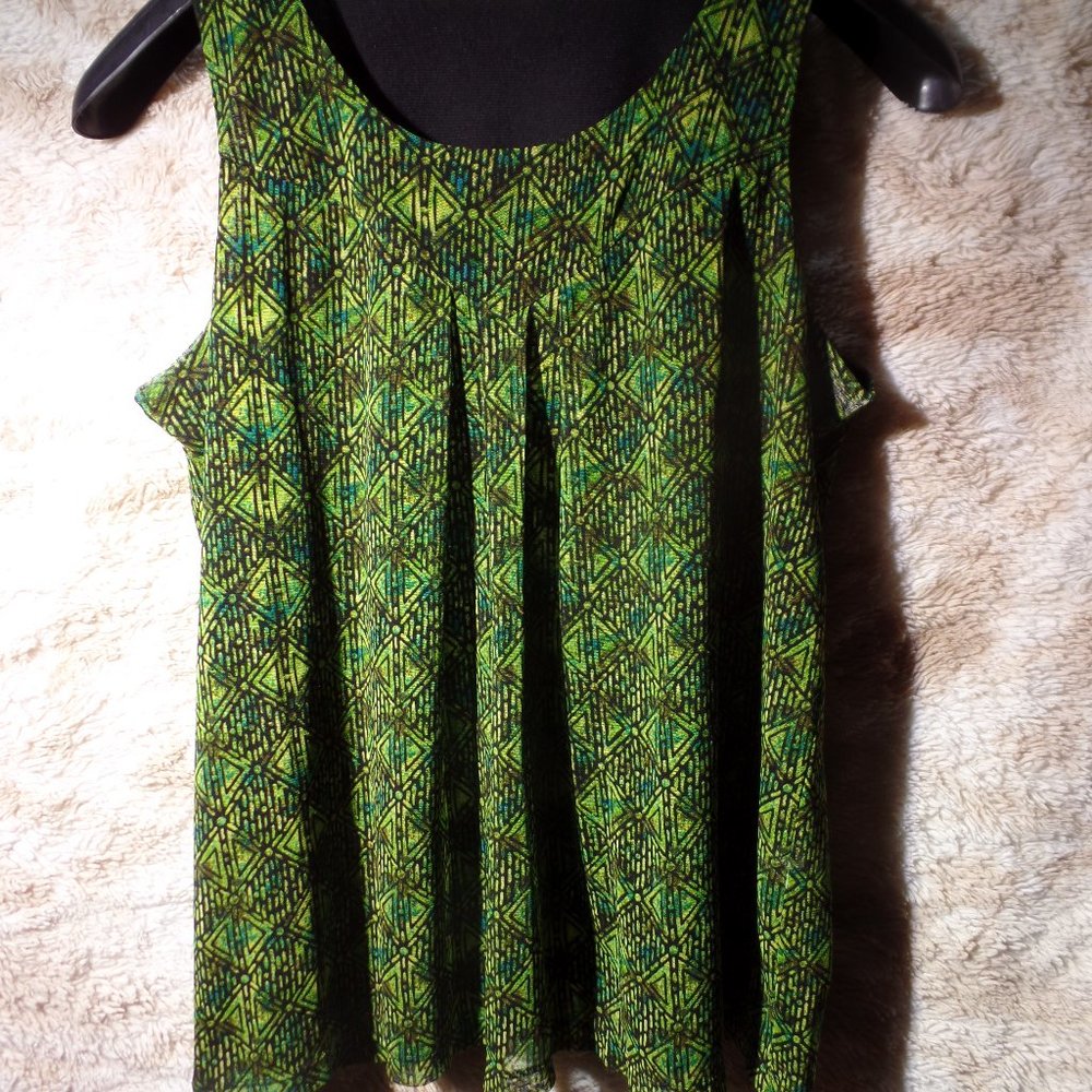 Green geometric print pleated semi sheer top over black lining L